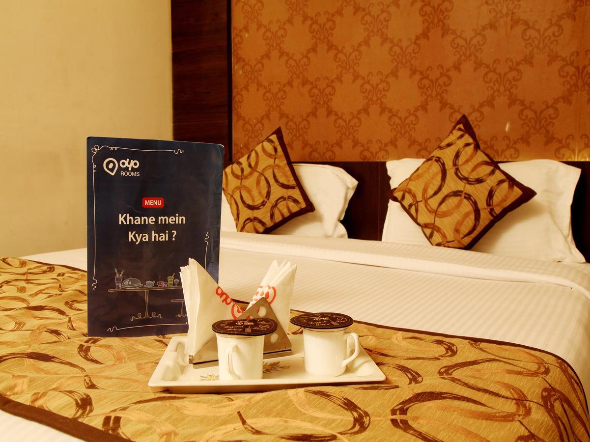 Oyo 905 Galaxy View Hotel Аллахабад Экстерьер фото
