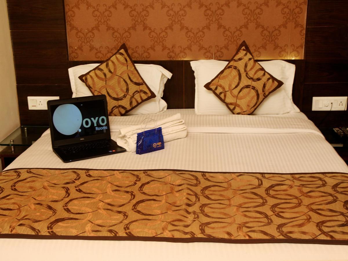 Oyo 905 Galaxy View Hotel Аллахабад Экстерьер фото