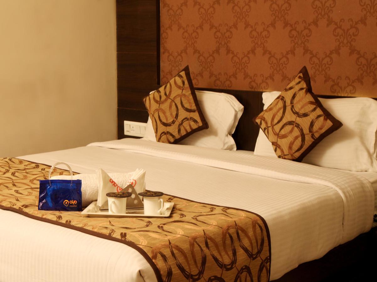 Oyo 905 Galaxy View Hotel Аллахабад Экстерьер фото