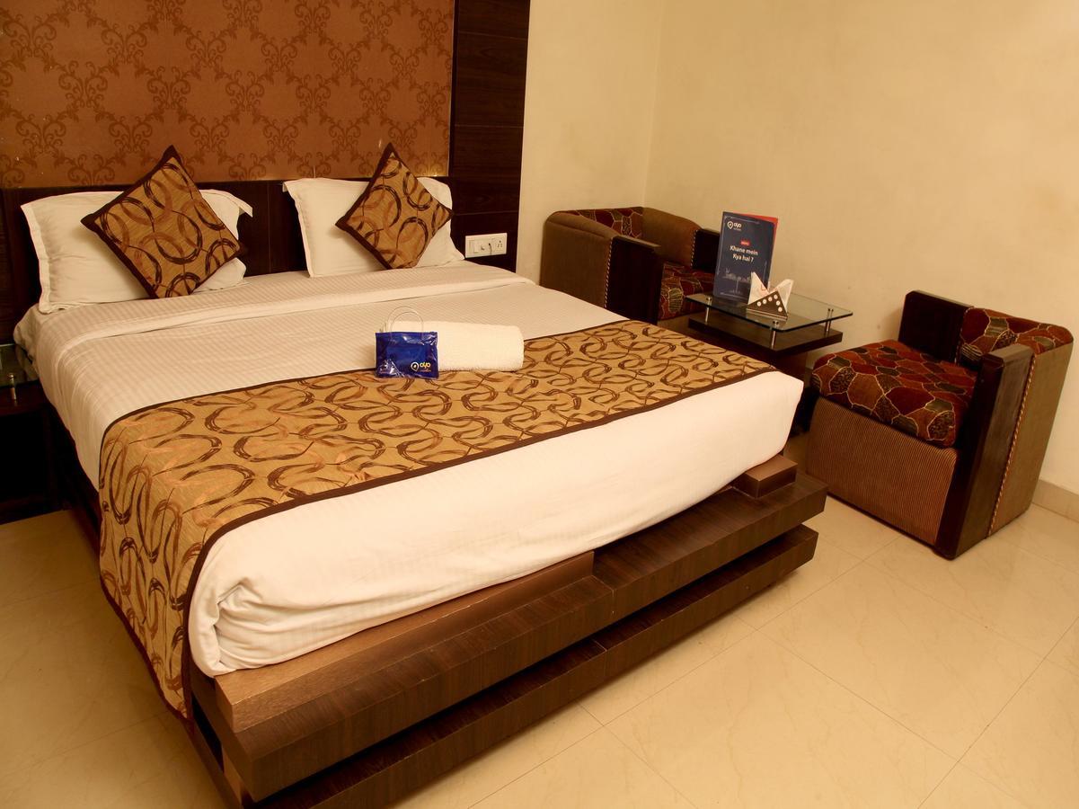 Oyo 905 Galaxy View Hotel Аллахабад Экстерьер фото